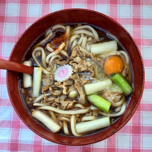 肉うどん2倍 460円#稲田堤 #ネギたまらん #製麺所直営 #kawasaki #yummy #instafood #foodporn #tokyo #lunch #japanesefood #ja