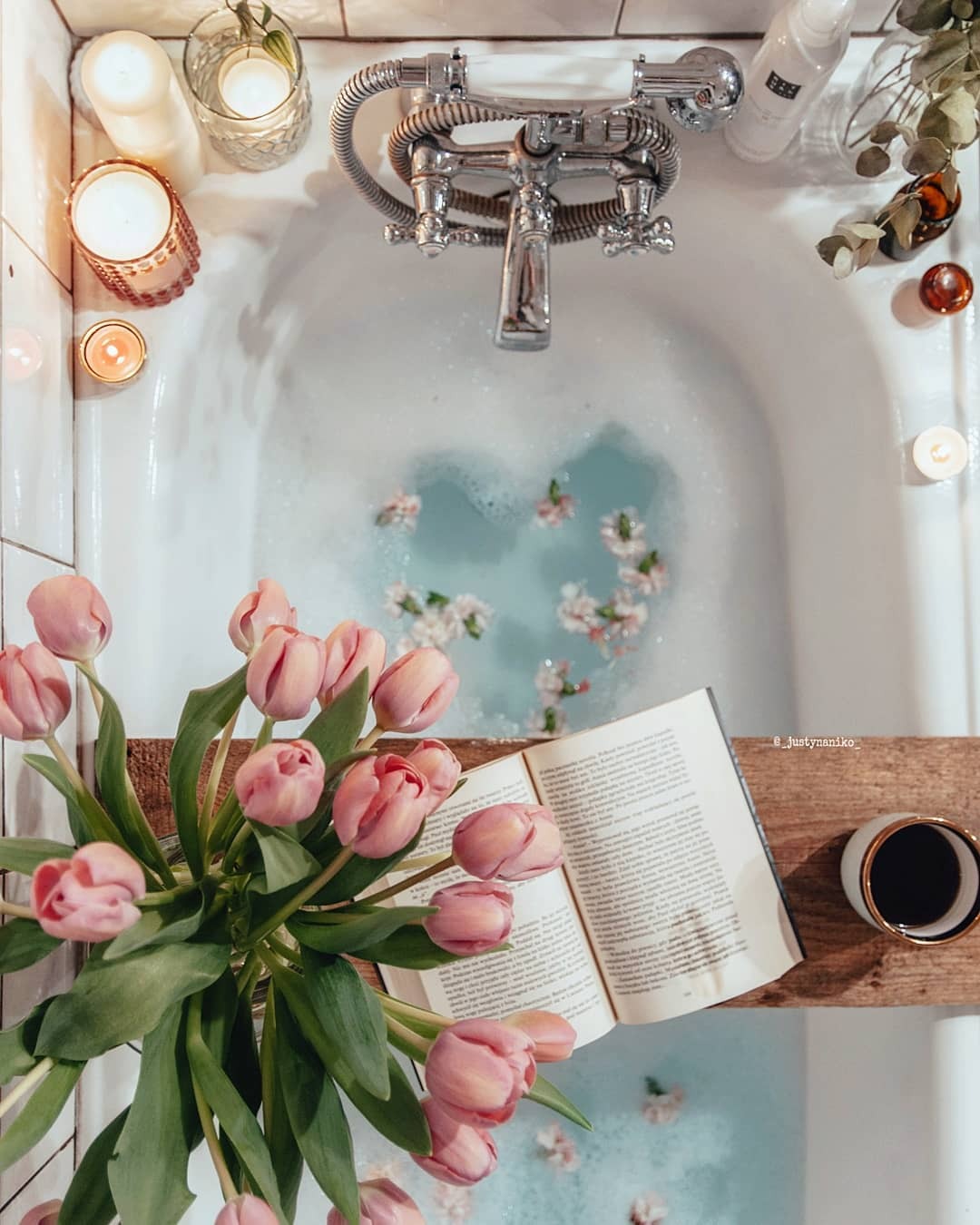 like-fairy-tales:  By: Justyna Niko | _justynaniko_