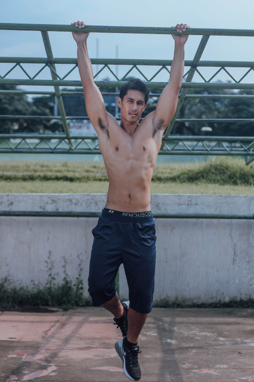 karlotorio:  Jules Aquino, UP Diliman Track and Field for Bench Body Language Lensed by Karlo Torio Assisted by Rennell Salumbre Clothes from Bench 