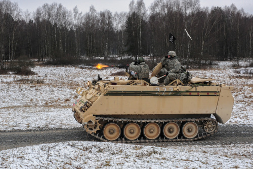 nemoi:  Squad maneuver training (via The U.S. Army)