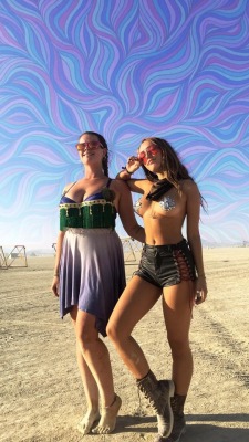 festivalgirls:Fast Times at Burning Man http://tiny.cc/cwqtiy