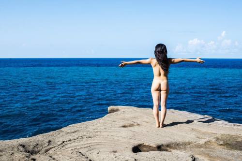 Free spirit #ocean #oahu #hawaii #spittingcaves #nude #impliednude #implied #booty #epic #epicview #
