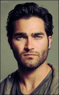 Tyler Hoechlin Tumblr_og6j49lM0p1vdoux3o2_250