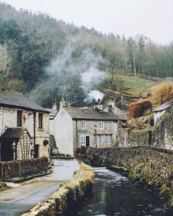 angelkarafilli:    Castleton Peak District,Derbyshire,England