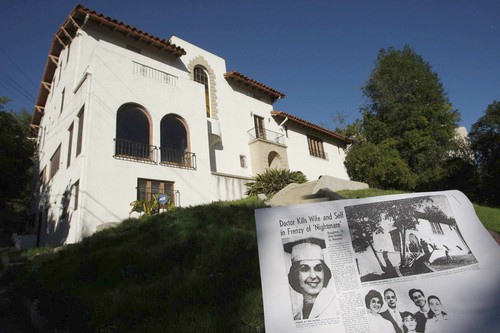 odditiesoflife:  Abandoned Los Feliz Murder Mansion It’s a murder mystery that