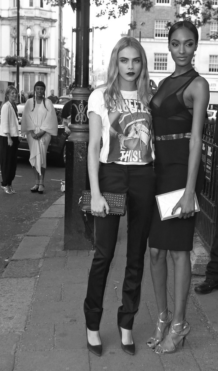 forthosewhocravefashion:  senyahearts:  Cara and Jourdan  Jourdan is always perff