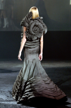 lelaid:Hana Soukupova at Givenchy Haute Couture