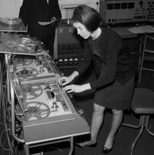 magictransistor:  Delia Derbyshire. BBC Radiophonic Workshop. Circa 1960s  “love without sound”