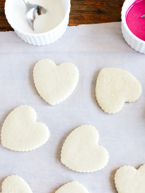 foodffs:  COCONUT OIL SUGAR COOKIES WITH NATURALLY COLORED ICINGReally nice recipes. Every hour.