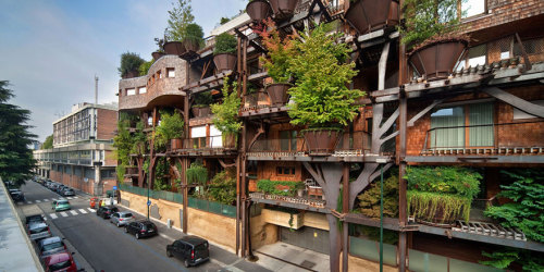 asylum-art: Urban Treehouse Uses 150 Trees To Protect Residents From Noise And Pollution  Luciano Pia, an architect in Italy, has a beautiful vision for how people and nature can live together even in a thoroughly urban landscape. 25 Verde, an apartment