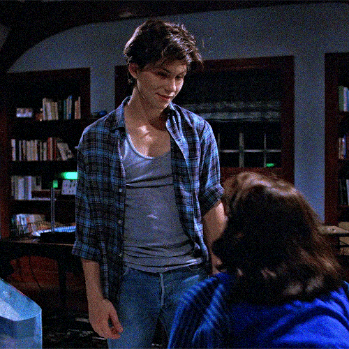 dilfzy:  Football season is over, Veronica. Kurt and Ram had nothing left to offer the school except