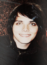 alexzpaintings:  55-63/100 pictures of Gerard smiling 