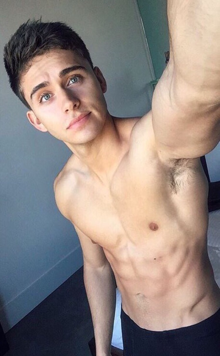 kobe5623:  one-time-come-back-king:  🐉 Maverick McConnell  What eyes?! Beautiful