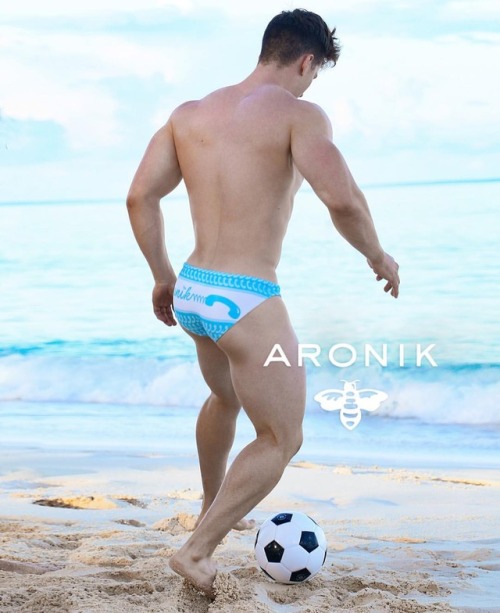 Summer excitement!The #WorldCup started! ⚽️ Aronikswim.com