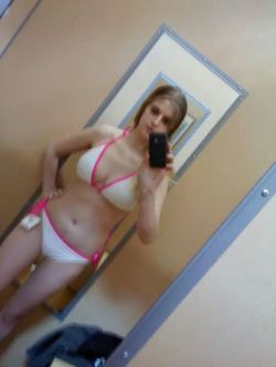 changingroomselfshots:  Busty changing room