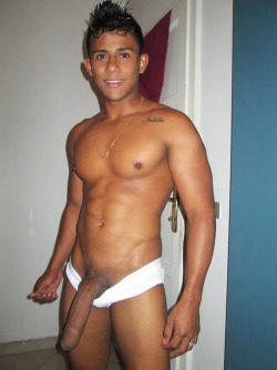 hungdudes:  OMG - Young Hung Uncut  - (I