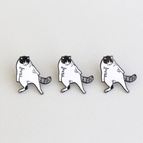 March new items pre-view! The amazing Drunk cat pin, also the great Mobu and smoking hare pin togeth