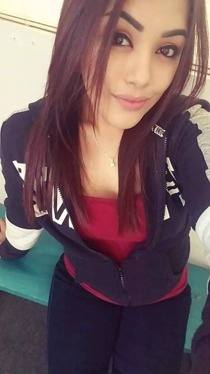 956innocenthotwife: 956hotcouple: Algunas fotos de esta carita de angel? Anyone got wins on her?