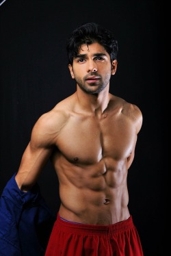 desimalemodels:  Taaha Shah