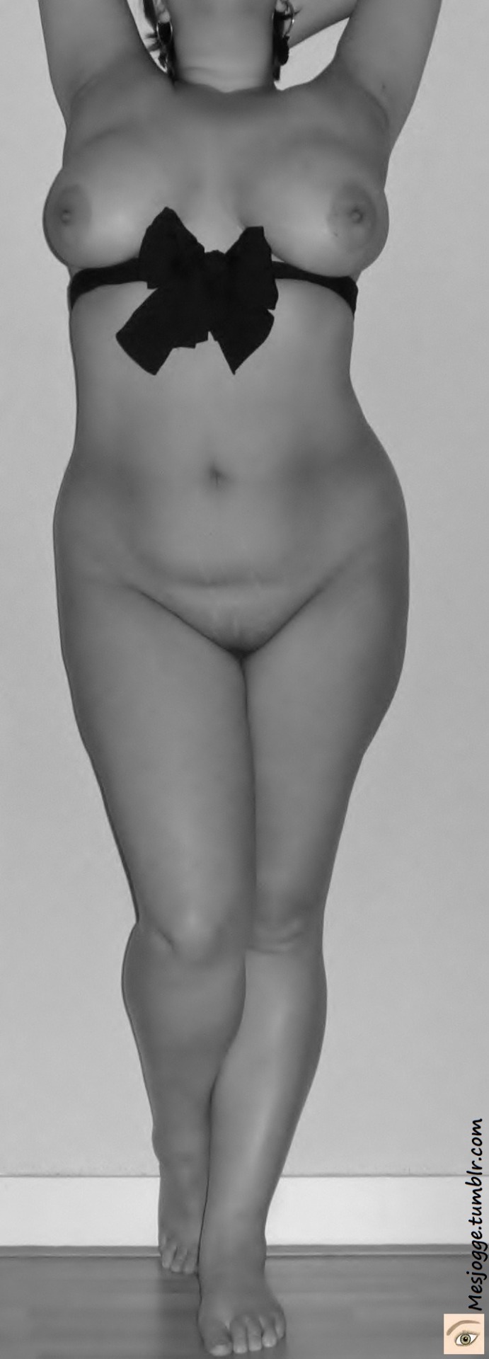 mesjogge:  My curvesrepost in black &amp; white