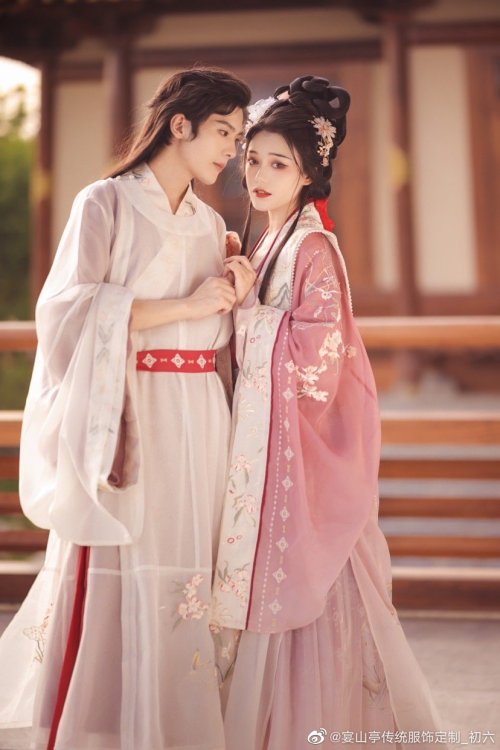 hanfugallery:chinese hanfu for couples in qixi festival theme by 宴山亭