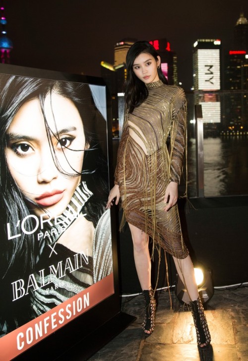 MING XI wearing BALMAIN FALL 2017 READY-TO-WEAR