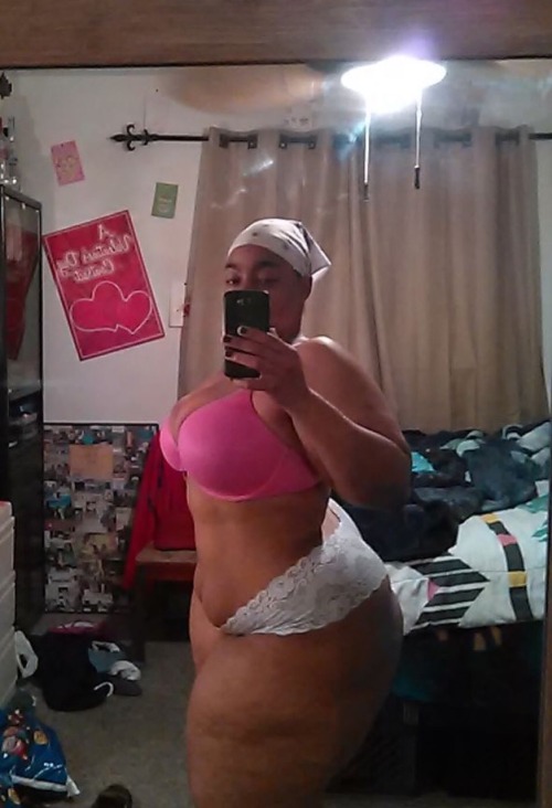 bootybandwagon: Message me for the Chubbielady folder, this chick is a freak on camera!!