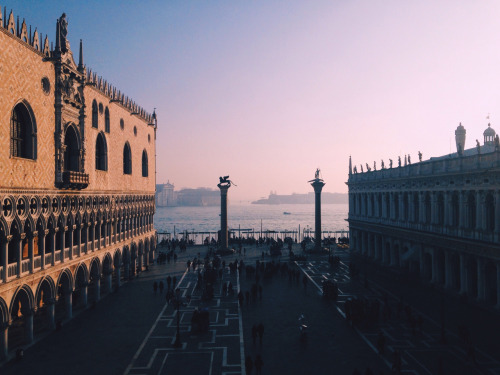 asheathes:It’s possible that I am never ever ever leaving Venice // instagram
