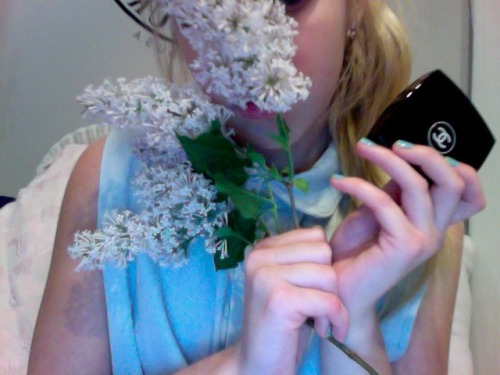 paleway:  sveltey:  pretty in pale  ♔ pretty pale blog ♔