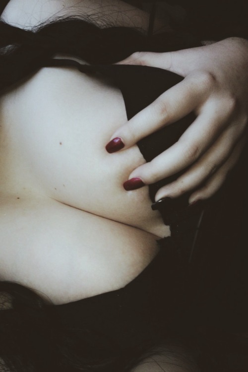 carsandwomenequalslife:  Cars & Women = Life