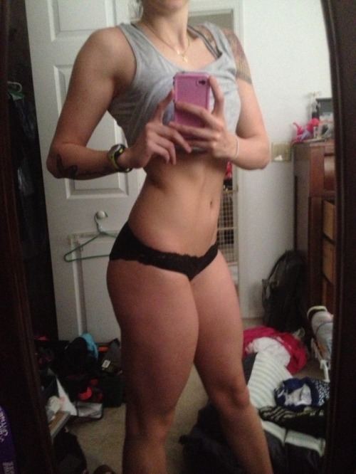 Young fitness babe Megan❤️