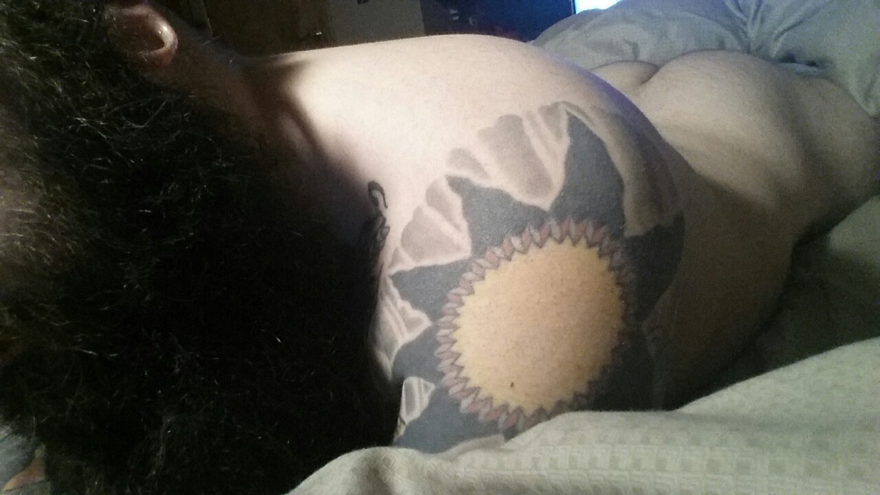 fearlessguster:  bby-squid:  fearlessguster:  Have a good night look at my butt 