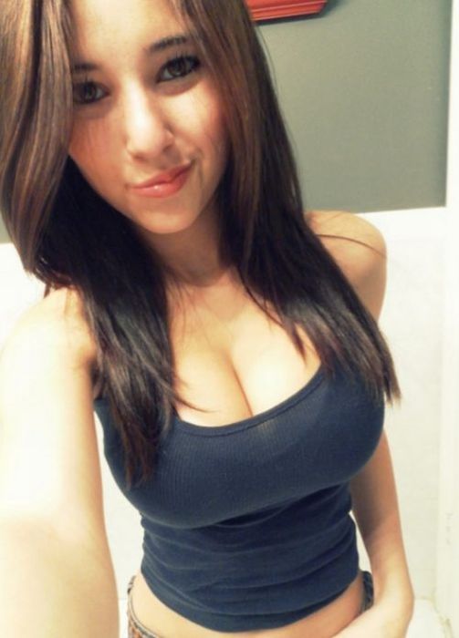 babebase:  The cute teen Angie Varona