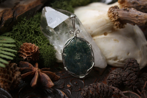 90377:Sterling silver wire wrapped pendants are now available at Sedna 90377.