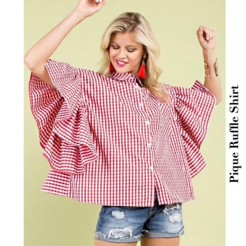 “Pique Ruffle Shirt” Small-Large‼️ www.hauteprive.com • • • #HautePrive #