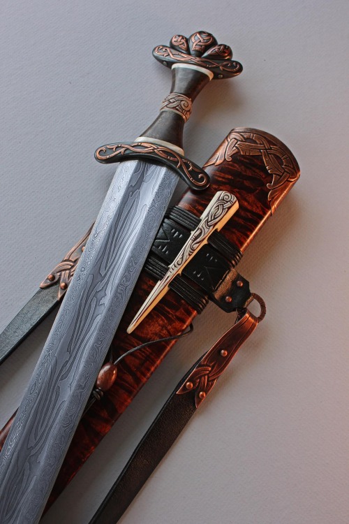 norseminuteman: Cedarlore Forge makes some really beautiful swords. 