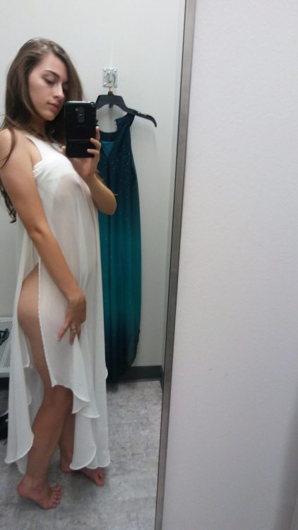 SEND ME YOUR UPSKIRT CREEPSHOTS! 100K FOLLOWER