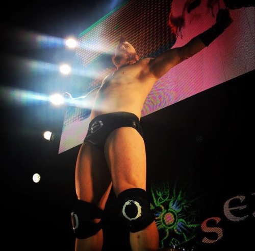 unstablexbalor:  wwe: Mr. MITB @wwesheamus is very confident tonight in #wwemonterrey  