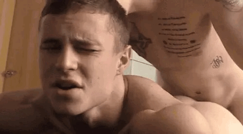 robinhorny:  gaypornpicparade:    Tá curtindo a dorzinha né, Vadia?!🏳️‍🌈Você