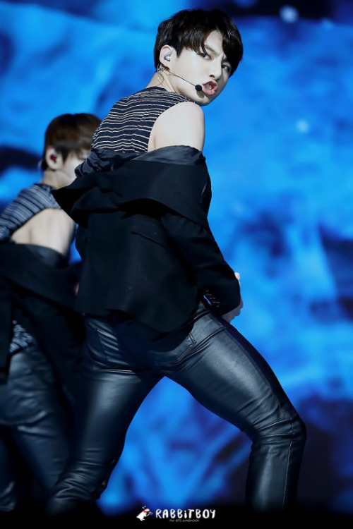 officialwookkibby:  Jungkookâ€™s thighs porn pictures