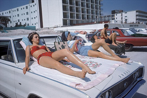 fuckyeahvintage-retro:  Daytona Beach, 1967 © Elliott Erwitt 