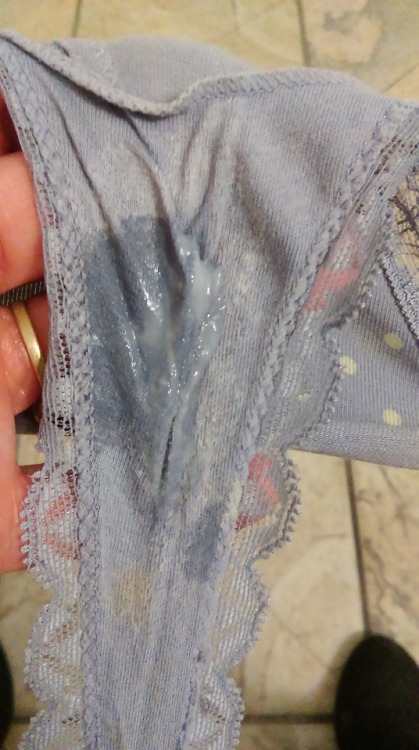 lovemyglassworld:  bathroompanties:  Love gray thongs here’s day 1 .. Order your panty at bathroompanties@yahoo.com  Lovemyglassworld is @bathroompanties 