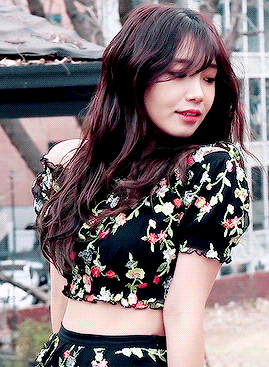 eunjieveryday:  queen of spring 🙇 