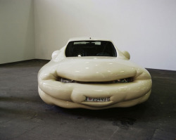 v-eck:Erwin Wurm, fat car, 2001