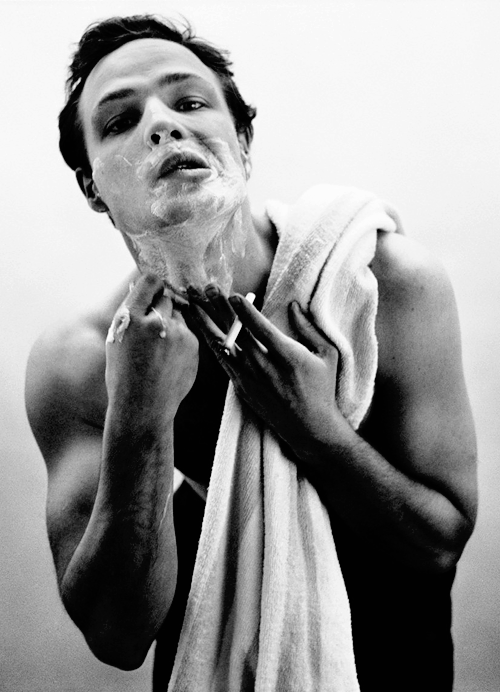 messcine:
“ Marlon Brando photograhed by Richard Avedon in New York, 1951
”