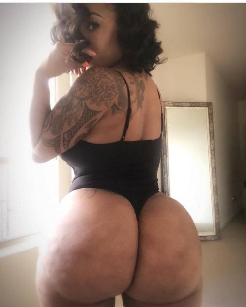awesomeblack-girls:Delicious black babes are desperate to meet men!