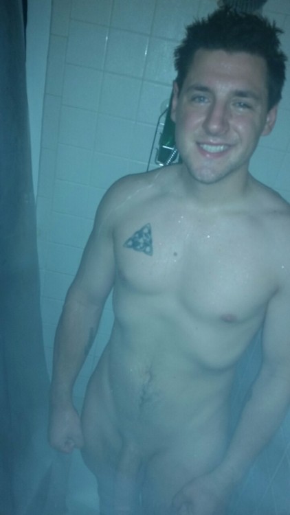 shuturdirtywhoremouth: New waterproof phone. Think I rly need back in the gym though, hopefully my s