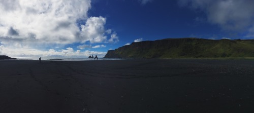 I’ve wanted to go to the Black Sand Beaches of Vik for about 3 years now. My goal this year wa