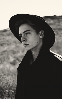 Cole Sprouse Tumblr_oswdg86LvZ1s3ta8vo3_250