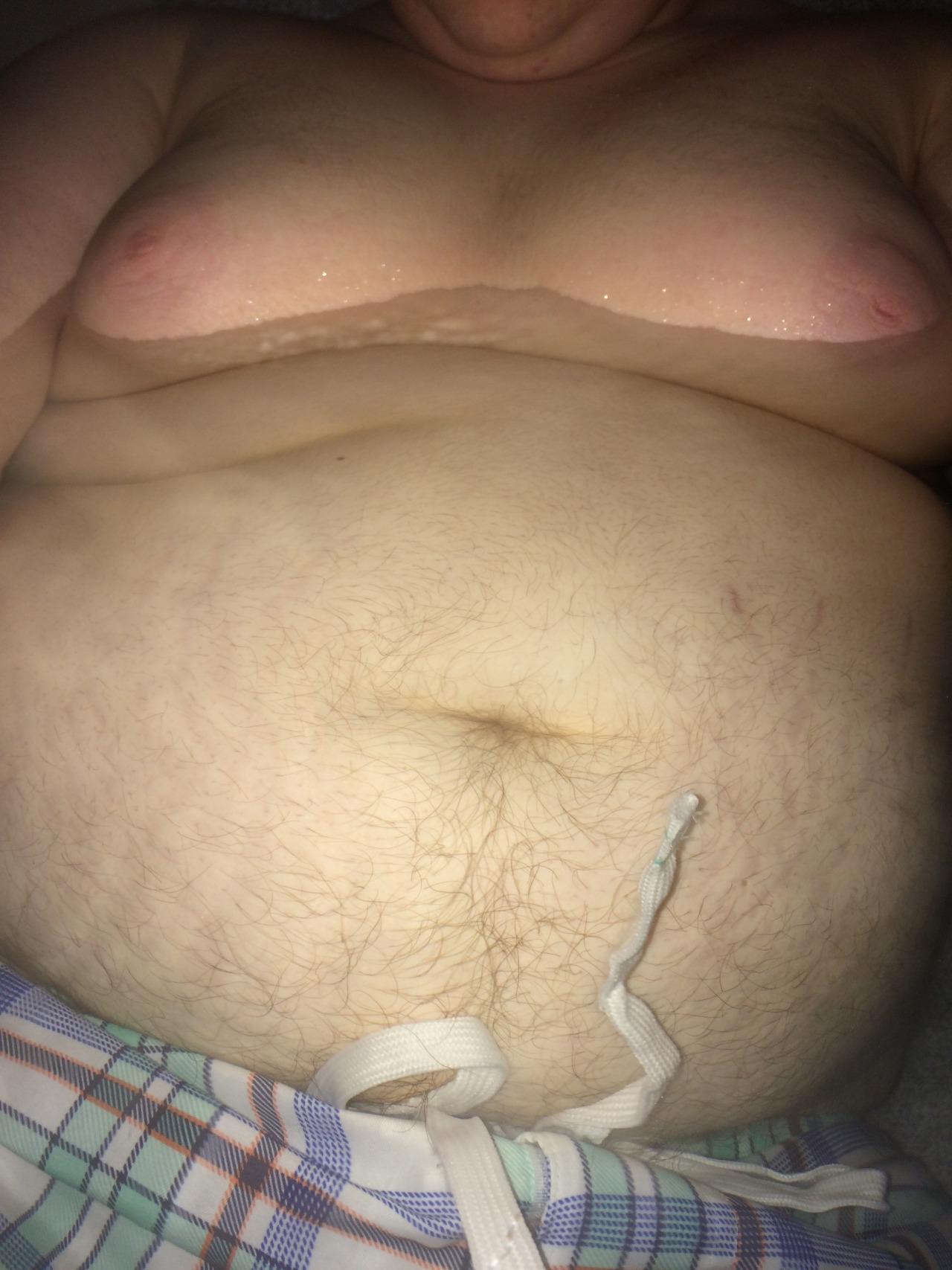 jabber1269:  orsettociccio:  fattyboial:  Feeling fat in the hot tub #belly #moobs